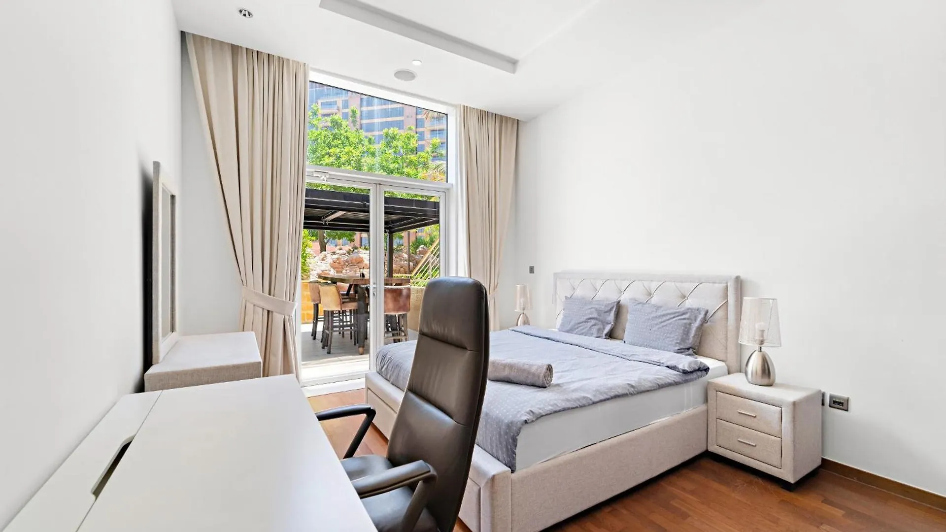 Vayk - Spacious 2 Bd With Beach Access & Private Gym On Palm Jumeirah Dubai 0*,