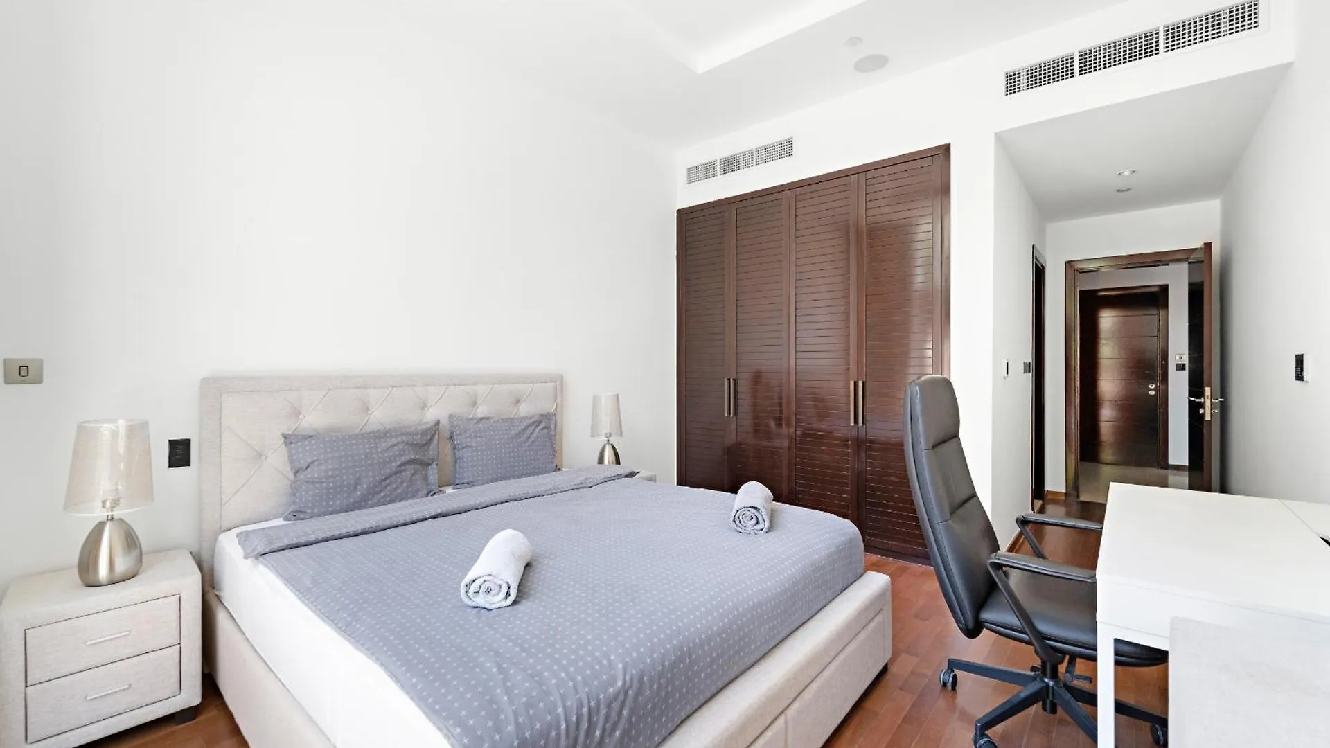 Apartment Vayk - Spacious 2 Bd With Beach Access & Private Gym On Palm Jumeirah Dubai