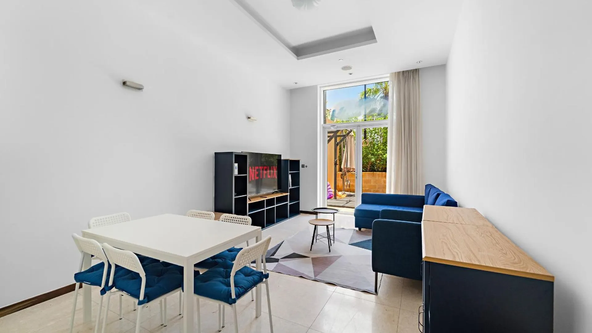 Vayk - Spacious 2 Bd With Beach Access & Private Gym On Palm Jumeirah Dubai Apartment