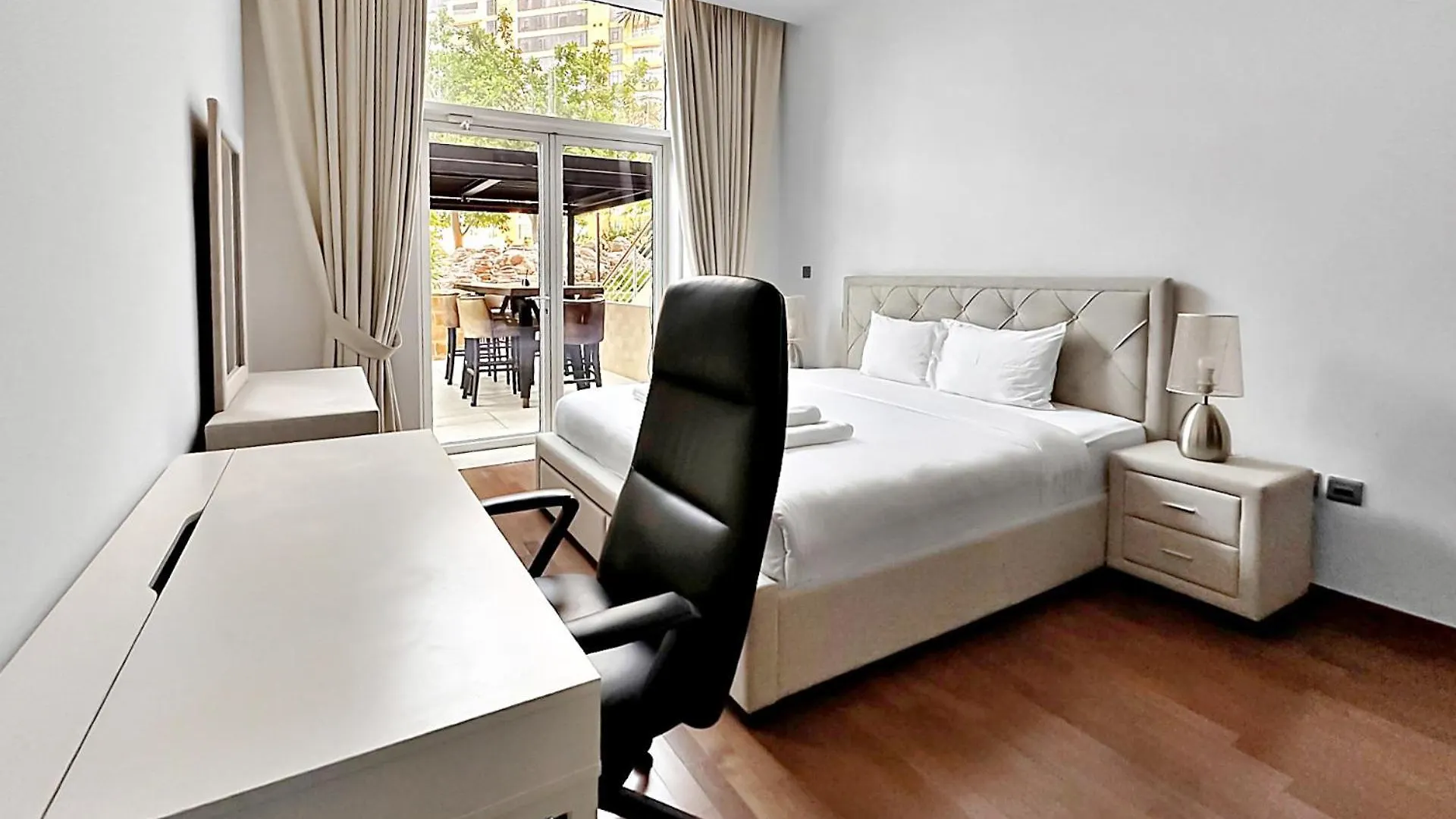 Vayk - Spacious 2 Bd With Beach Access & Private Gym On Palm Jumeirah Dubai 0*,  United Arab Emirates